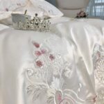 Ensemble de housse de couette en coton – 6 pièces brodées, en satin de coton effet soie, avec taies d’oreiller – Image 5