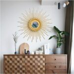 Grand miroir mural en métal doré en forme de soleil – Image 2