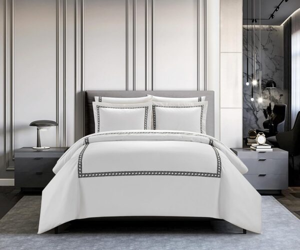 Ensemble de literie bohème brodé, taille Full – 6 pièces, style ferme western blanc et noir, couette toutes saisons avec draps, complet pour lit double. – Image 3