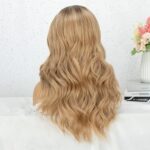 Perruque Blonde Miel Avec Racines Naturelles Brunes – Image 3