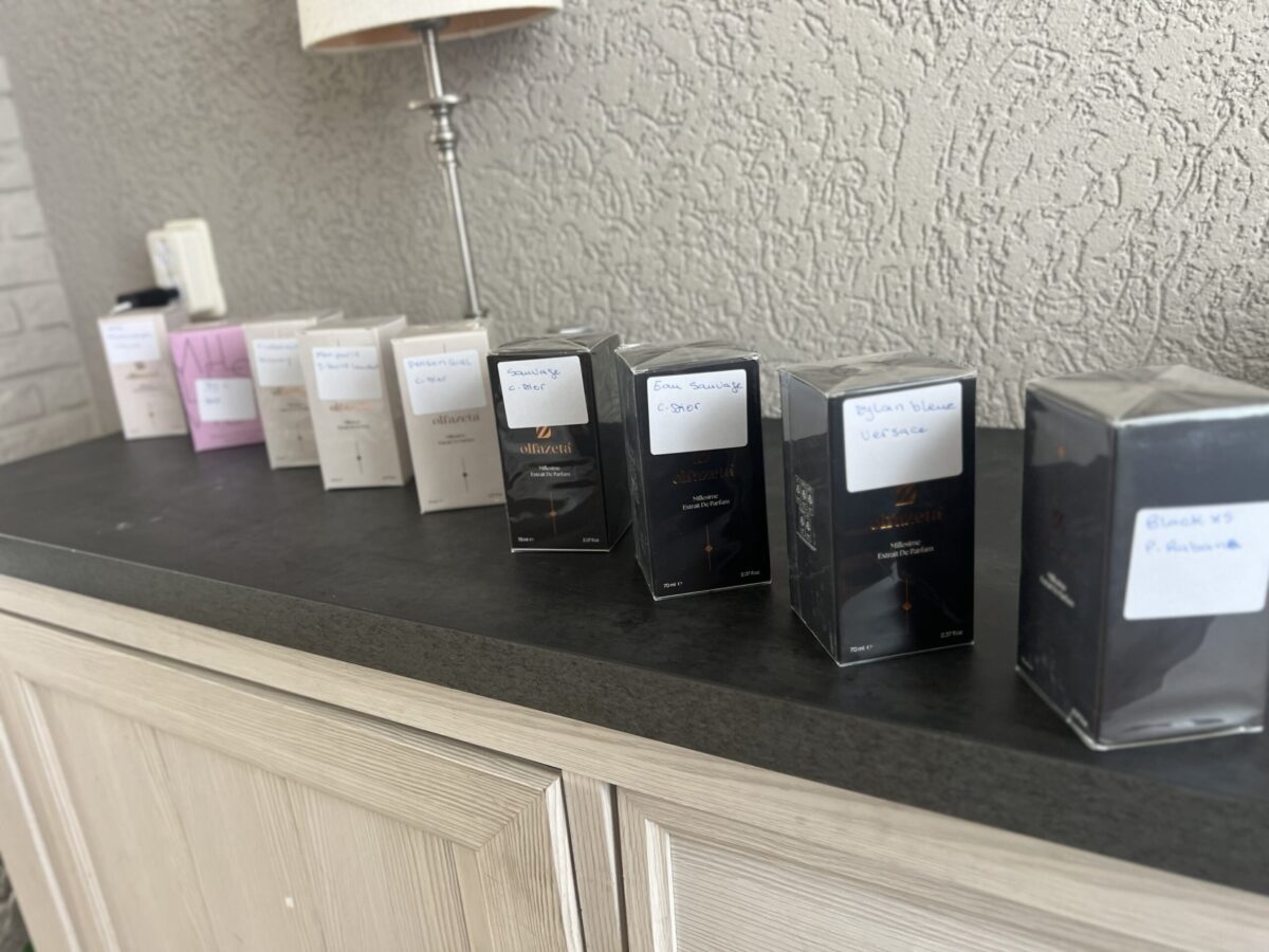 Millesime
Extrait de Parfums 
Toutes les grandes marques de parfums,59ml 75 ml et 100ml
Commandez votre marque préférée et ml.
Satisfaites ou rembourssez !!! – Image 3