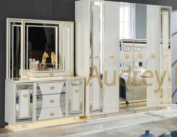 Ensemble de Chambre Impérial – Design Blanc et Doré – Image 3