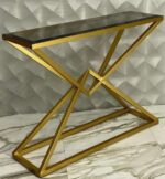 table console moderne se distingue par son design géométrique audacieux et son alliance raffinée de matériaux – Image 4