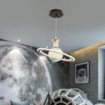 Acrylique Planète Pendentif Lumière Enfants Chambre Espace Étoile Plafond Lustre Astronaute Led Lampe Suspendue Décor – Image 2