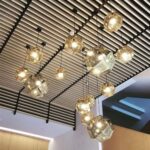 Lampe suspendue de plafond en métal en brique dorée et argentée de style nordique Creative Box Lustre géométrique de restaurant Lustre à boule multi-faces minimaliste moderne Luminaire encastré – Image 5