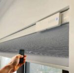 VELUX Store Plissé Occultant & Isolant Électrique – Confort et Contrôle Lumineu – Image 6