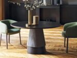 Table ronde avec pied conique recouvert de tissu, cuir ou simili et plateau 140 160 cm en bois ou céramique – Image 6