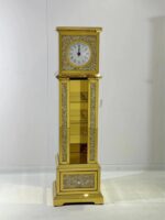 Horloge Grand-Père Moderne Noralie – Diamants Acryliques Incrustés, Chiffres Romains, LED & Vitrine – À Poser Contre un Mur – Image 2