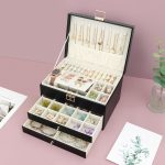 Boîte à Bijoux Multifonctionnelle Élégante en Similicuir Noir avec Finitions  Dorées – Image 3