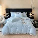 Parure de lit rose style coréen princesse en coton, dentelle et fleurs brodées – Housse de couette + drap + taies (4 pcs, King Size)