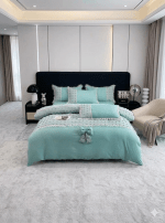 Parure de Lit "Élégance Romantique" – Finition Pompons et Nœud Satiné – Image 4