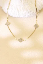 Collier Maille Plate Trèfle – Élégance Chic & Symbole de Chance – Image 4