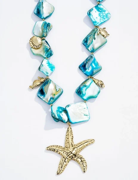 Collier Design en Perles Rares – Élégance Luxueuse & Charme Unique