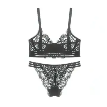 7753261db31c09b0b9731b4b37e031f1efb8a5e39517a971cf31d4a2cb1fcef7 Ensemble lingerie soutien-gorge et string – Charme et douceur au quotidien – Image 1
