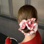 Chouchou en dentelle à volants élégant – Image 4