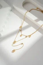Collier Femme Double Tour Y Doré Motif Ovale en Acier Inoxydable – Élégance Moderne & Raffinement Chic4,80 €