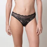Ensemble lingerie soutien-gorge et string – Raffinement et allure féminine